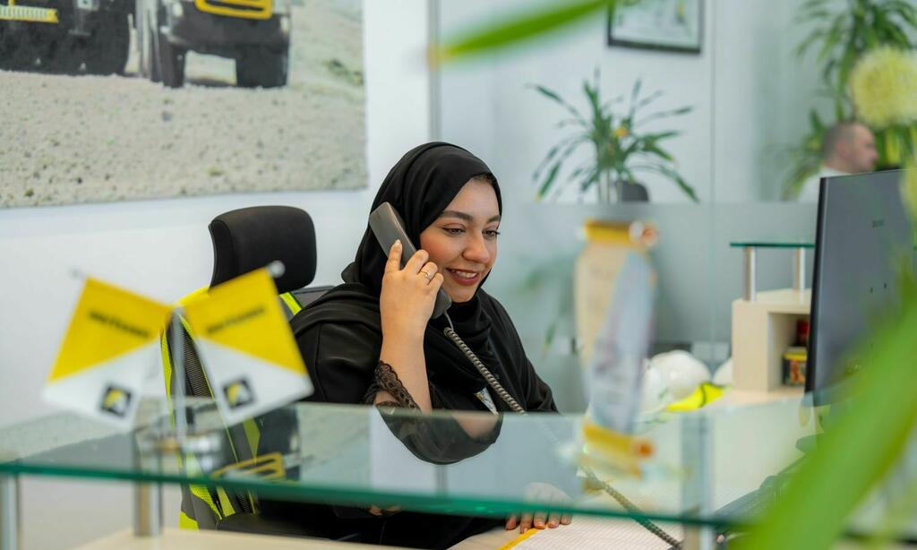 Receptionist